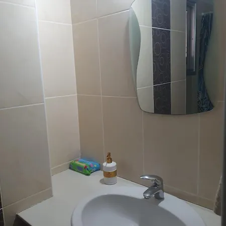 Apartament Spacious By Salt In Larnaca